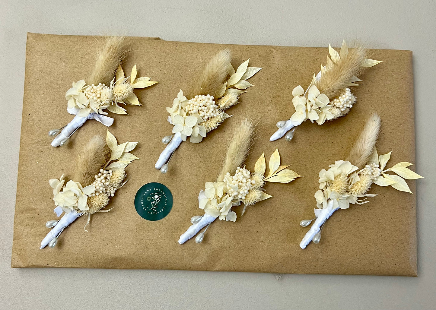 Elegant Dried Flower Buttonholes – Set of 6